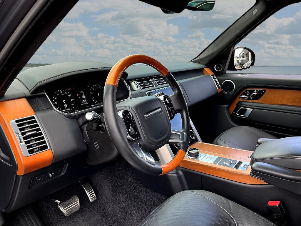Used 2021 Land Rover Range Rover P525 Westminster Edition LWB AWD/4WD image 17