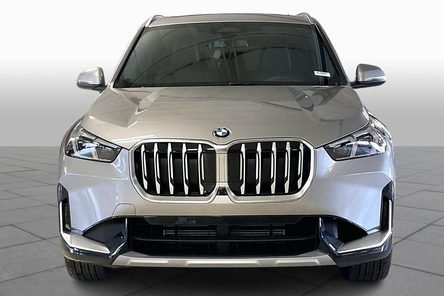 Used 2026 BMW X1 xDrive28i w/ Technology Package AWD/4WD image 3