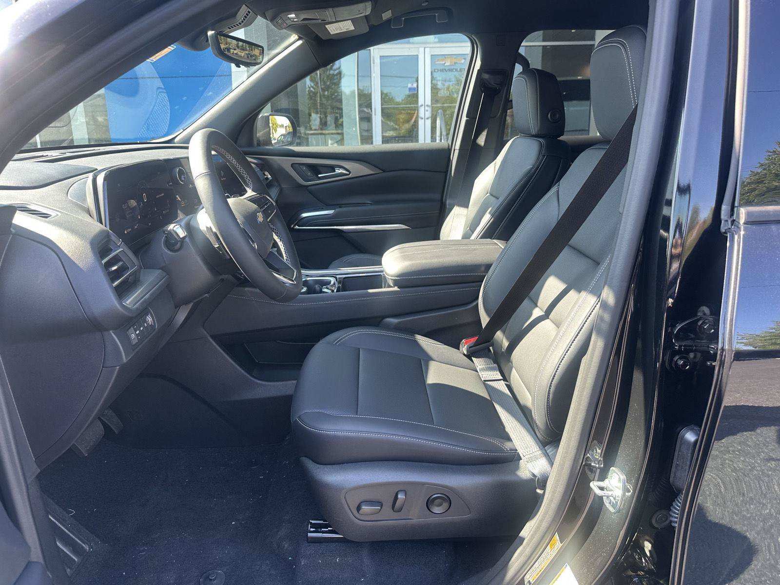 New 2027 Chevrolet Traverse LT w/ Driver Confidence Package AWD/4WD image 10