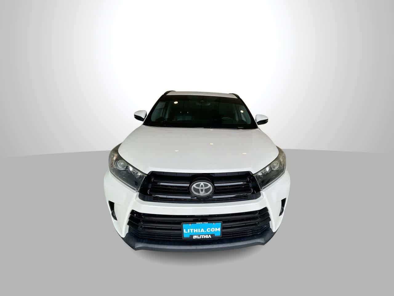 Used 2019 Toyota Highlander SE w/ Carpet Mat Package (TMS) AWD/4WD image 3