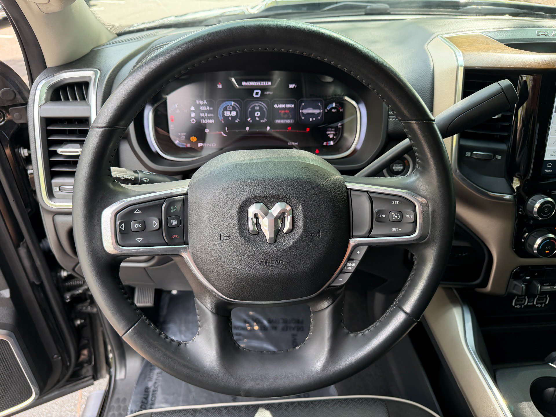 Used 2023 RAM 4500 Laramie AWD/4WD image 41