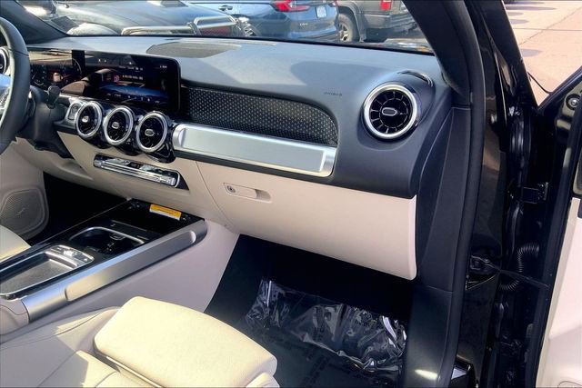 Used 2026 Mercedes-Benz GLB 250 4MATIC image 15