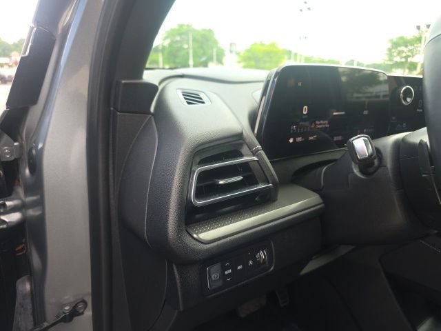 Used 2025 Chevrolet Traverse LT AWD/4WD image 15