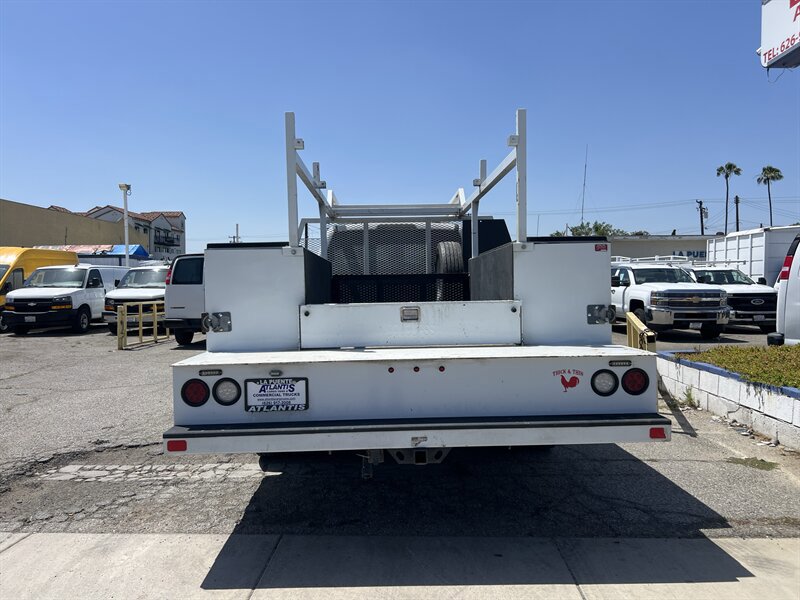 Used 2023 Ford F550 2WD Regular Cab Super Duty image 3