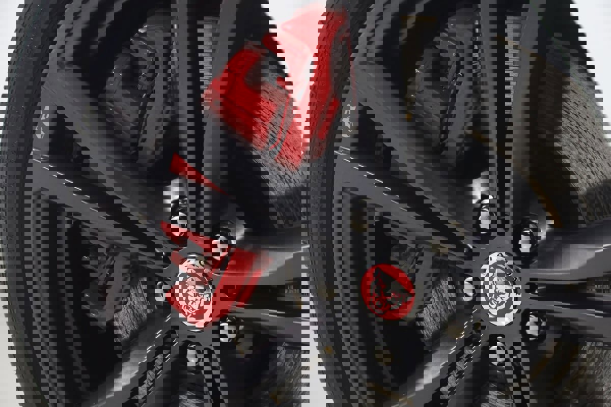 Used 2021 Jaguar F-TYPE R image 17