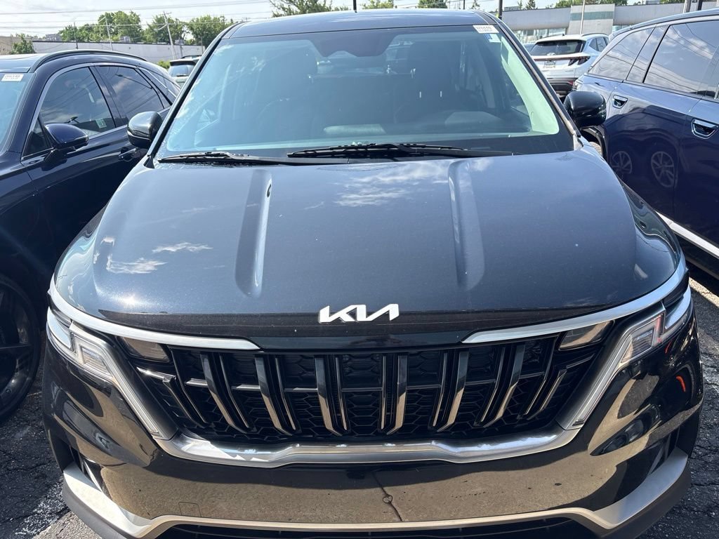 Used 2024 Kia Carnival LX FWD image 3