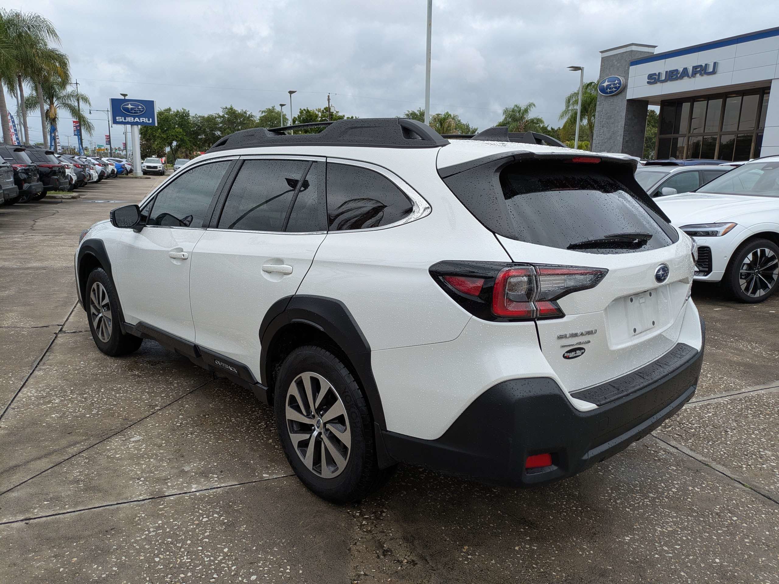 Used 2025 Subaru Outback Premium w/ Popular Package #1A AWD/4WD image 6