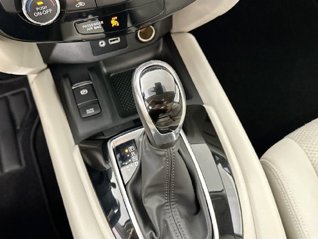 Used 2019 Nissan Rogue Sport SV w/ Technology Package AWD/4WD image 15