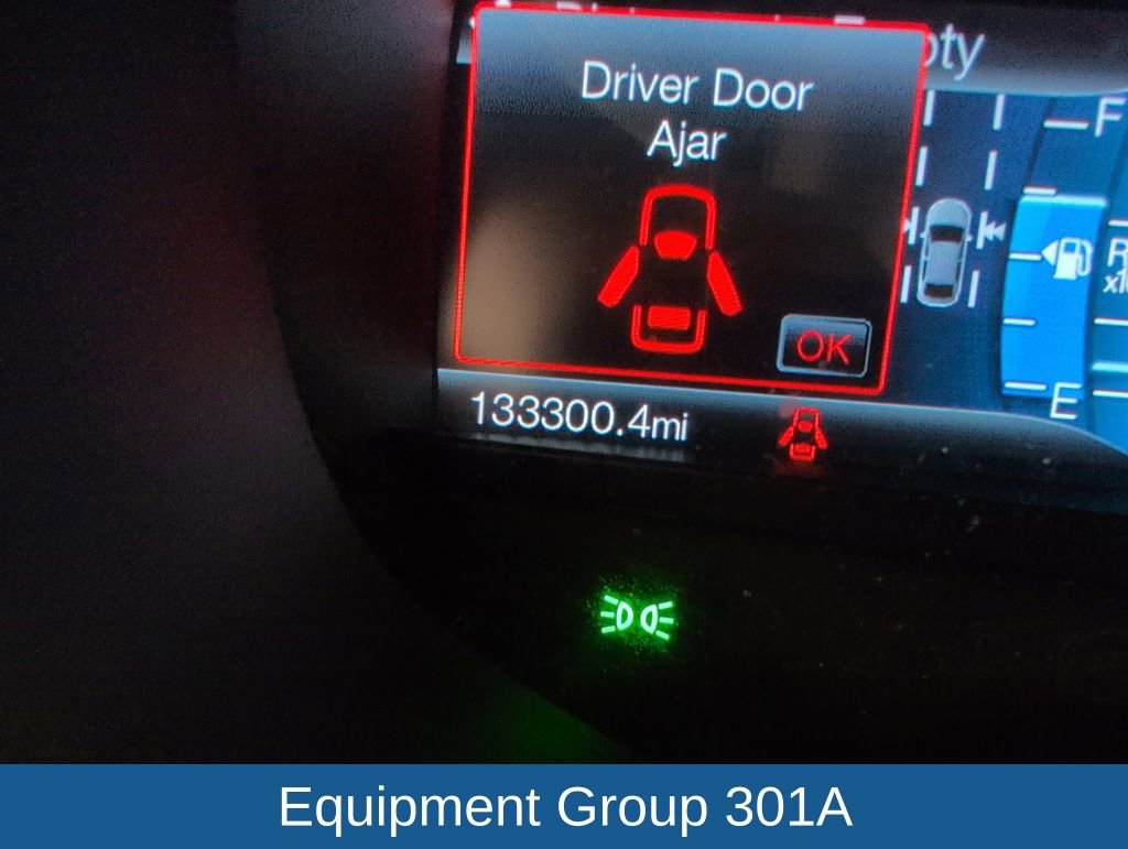 Used 2018 Ford Edge Titanium w/ Equipment Group 301A AWD/4WD image 22