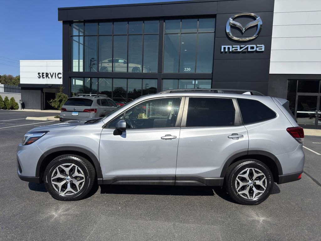 Used 2021 Subaru Forester Premium image 9