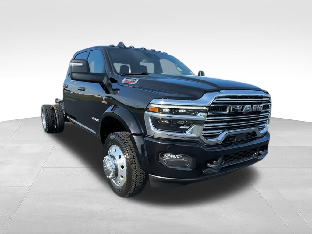 New 2026 RAM 4500 4x4 Crew Cab DRW w/ Laramie Trim Package image 2