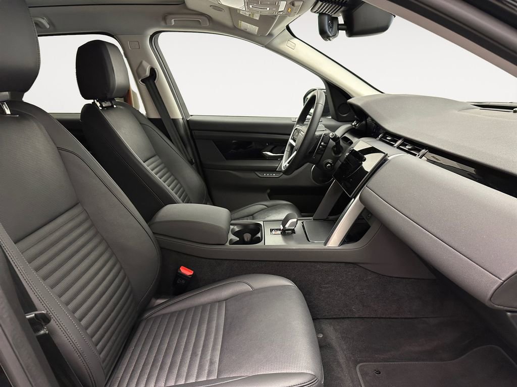 Used 2025 Land Rover Discovery Sport S image 15
