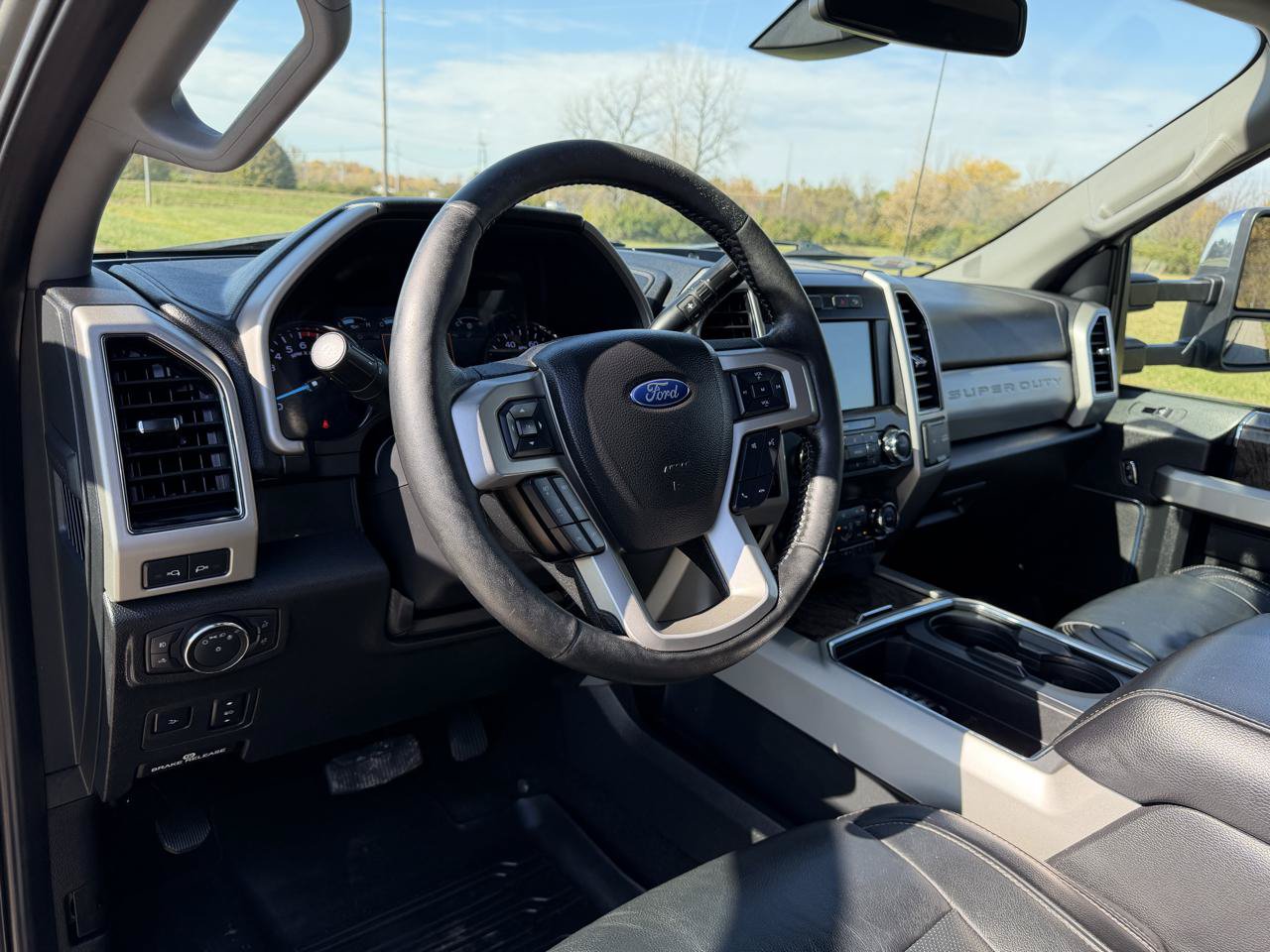 Used 2019 Ford F250 Lariat w/ Lariat Ultimate Package AWD/4WD image 22