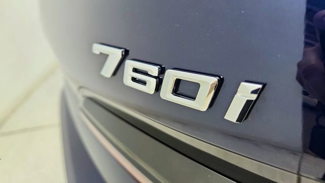 Used 2023 BMW 760i xDrive AWD/4WD image 17