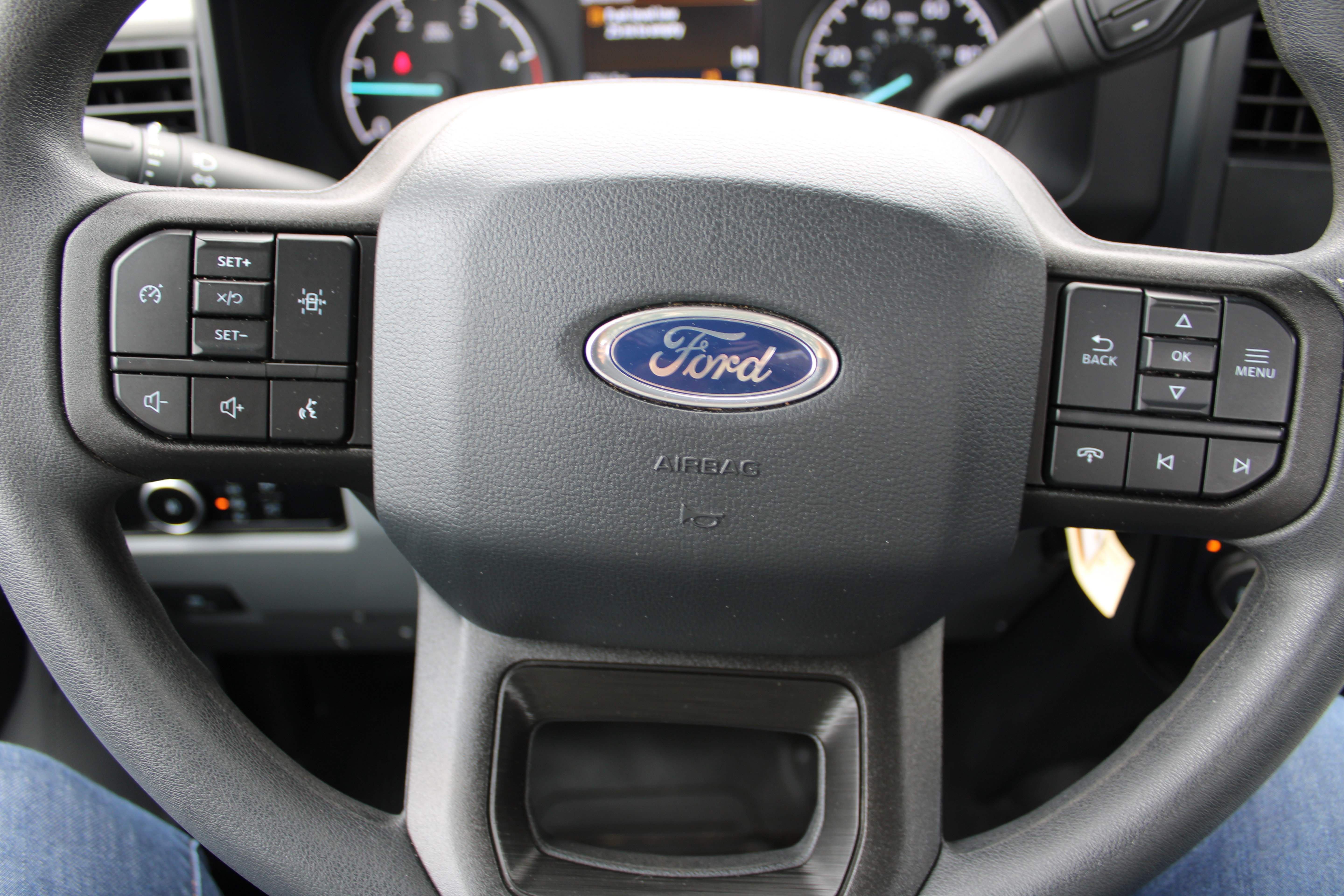 Used 2024 Ford F550 4x4 Regular Cab Super Duty image 11