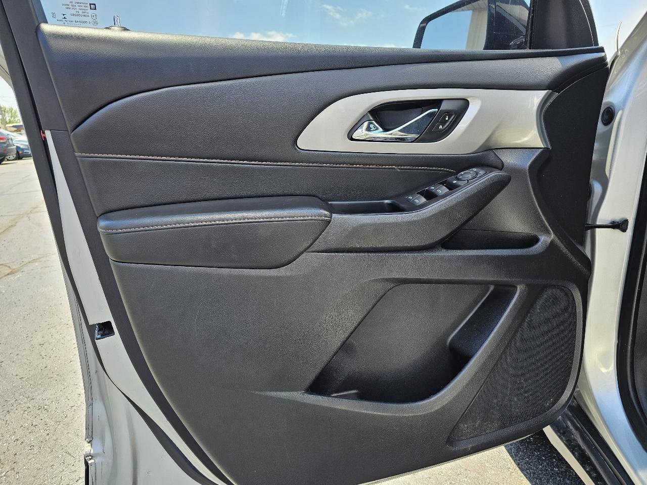 Used 2019 Chevrolet Traverse LS FWD image 4