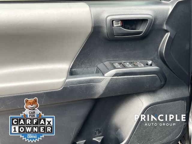Used 2018 Toyota Tacoma SR w/ SR Convenience Package image 12
