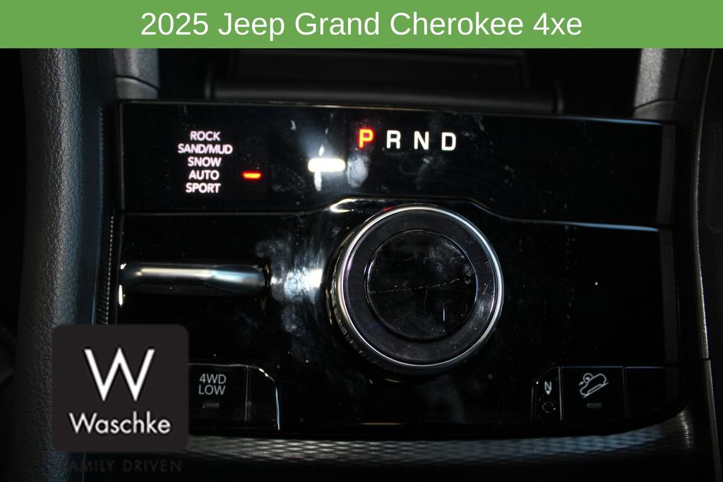 New 2025 Jeep Grand Cherokee Limited 4xe w/ Trailer Tow Package image 33
