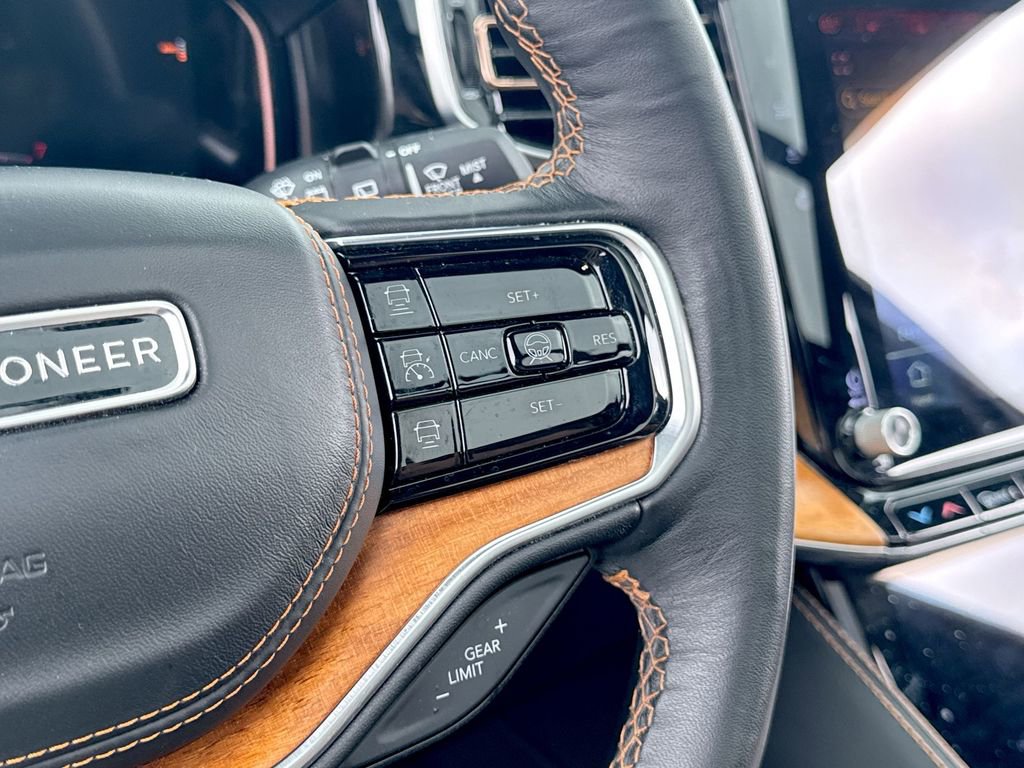 Used 2024 Jeep Grand Wagoneer L Series III image 18