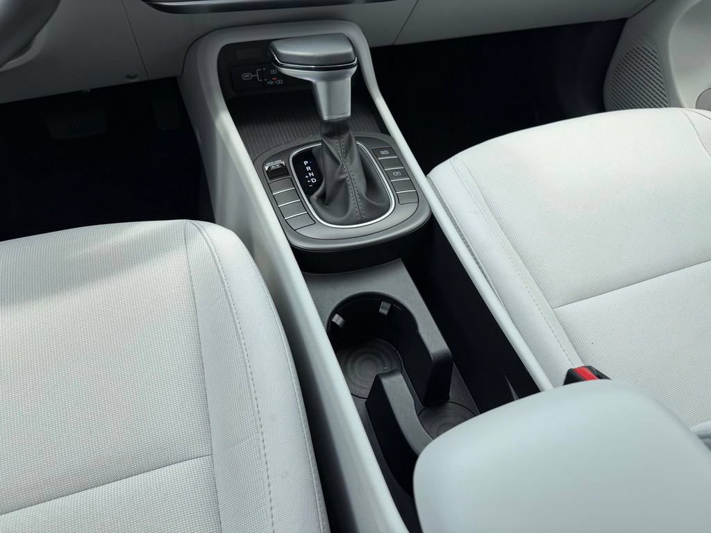 Certified 2025 Hyundai Kona SEL FWD image 17