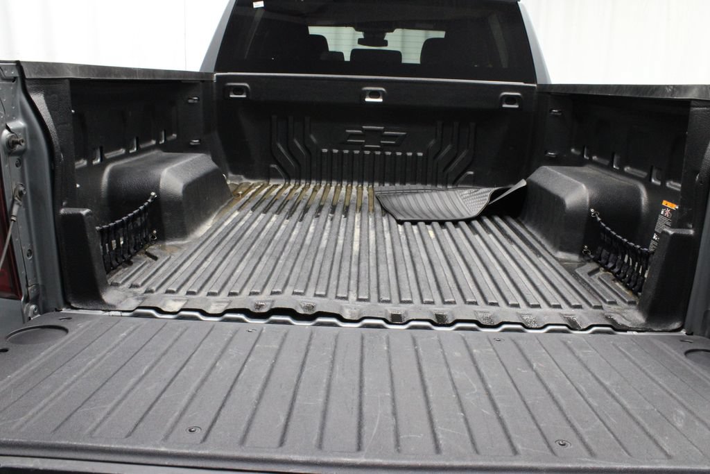 Used 2024 Chevrolet Silverado 1500 LT AWD/4WD image 16