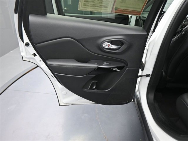 Used 2023 Jeep Cherokee Altitude Lux image 14