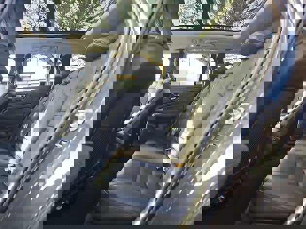 Used 2025 Volvo V60 B5 Cross Country Plus image 8