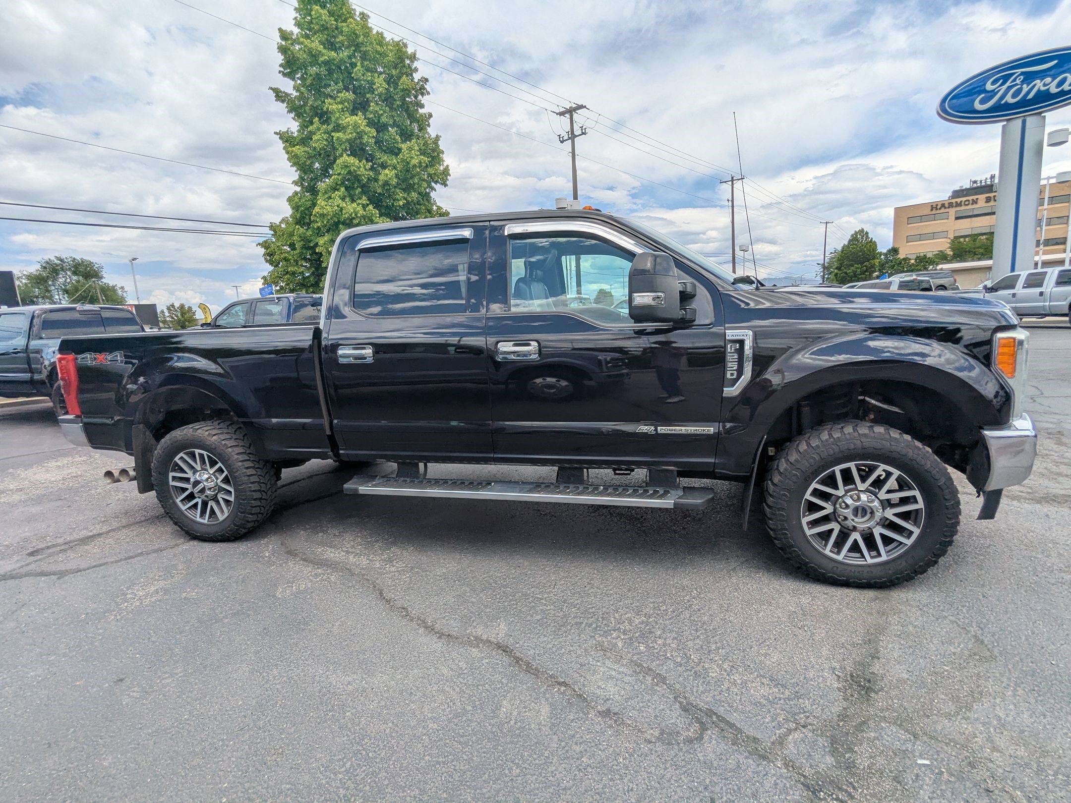 Used 2017 Ford F250 Lariat AWD/4WD image 2