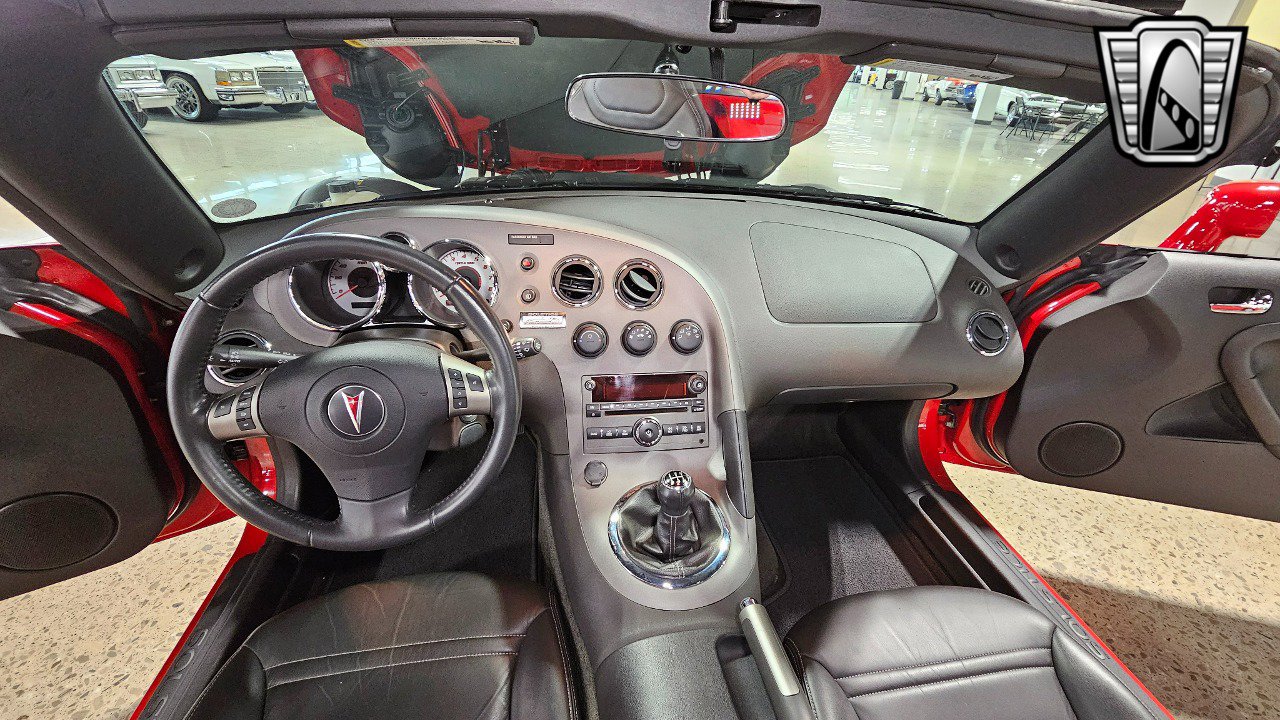 Used 2006 Pontiac Solstice Convertible w/ Premium Package image 23