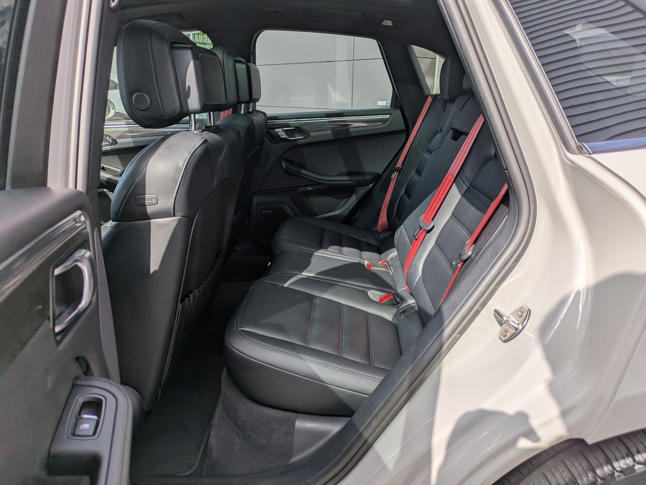 Used 2025 Porsche Macan GTS AWD/4WD image 27