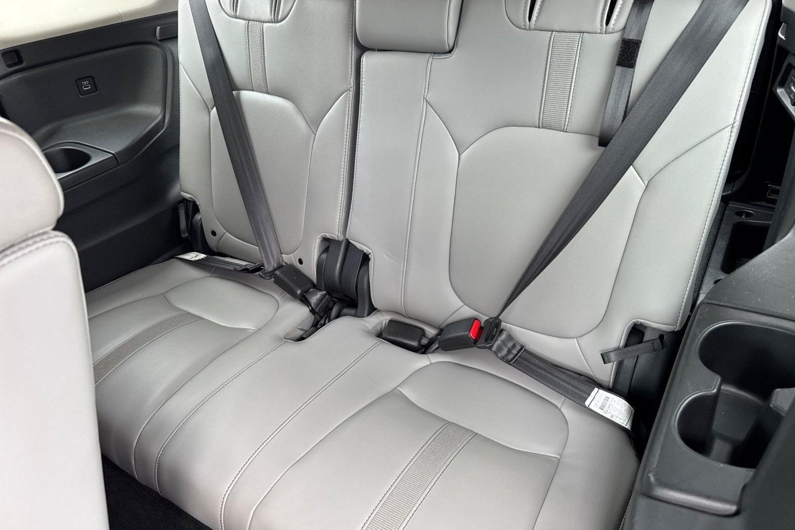 Certified 2023 Honda Pilot Touring image 36