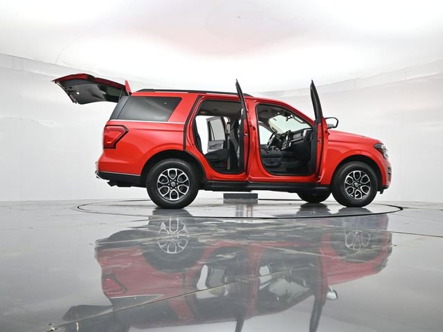 Used 2024 Ford Expedition XLT image 54