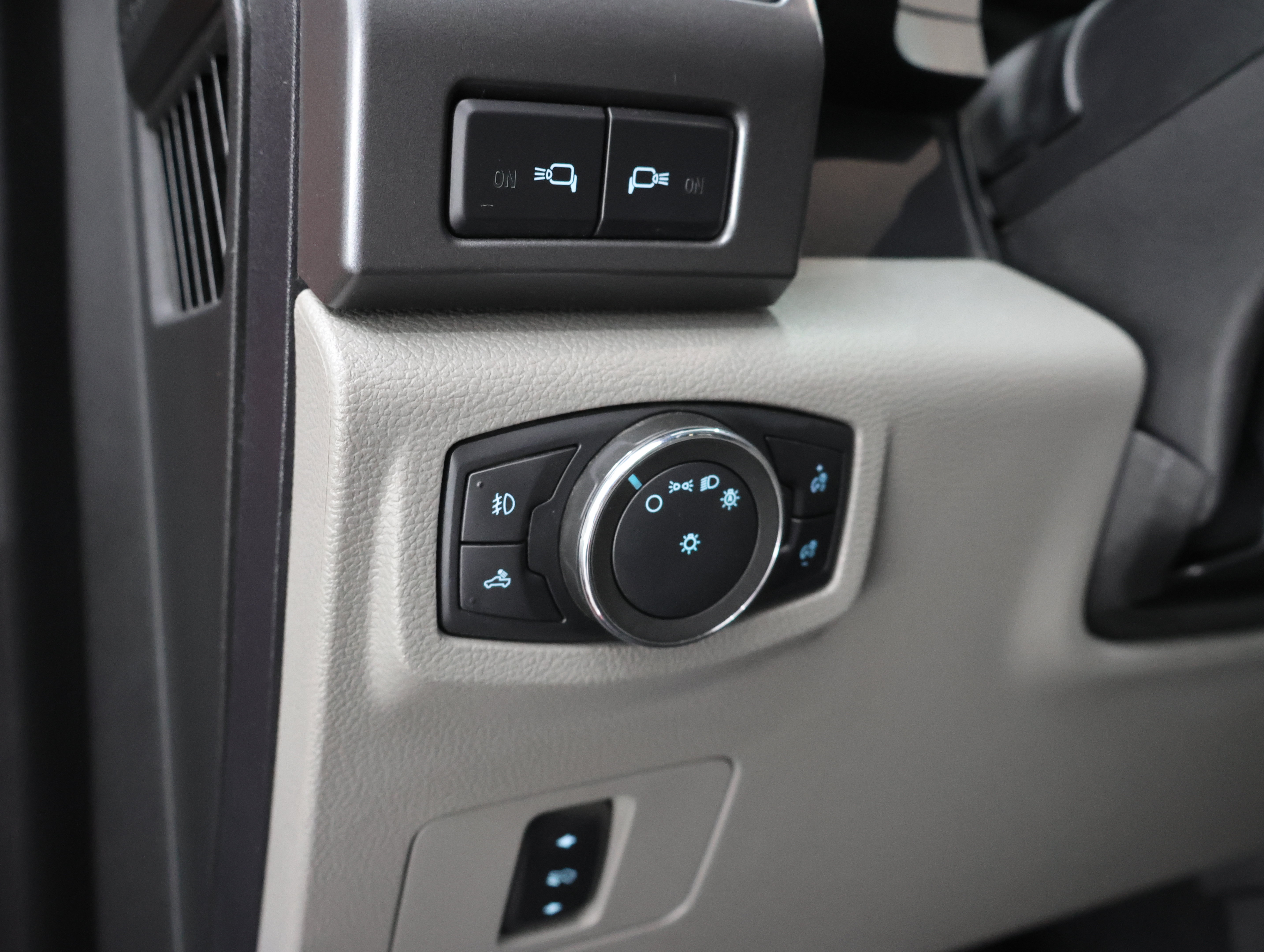 Used 2020 Ford F250 XLT w/ XLT Premium Package AWD/4WD image 43