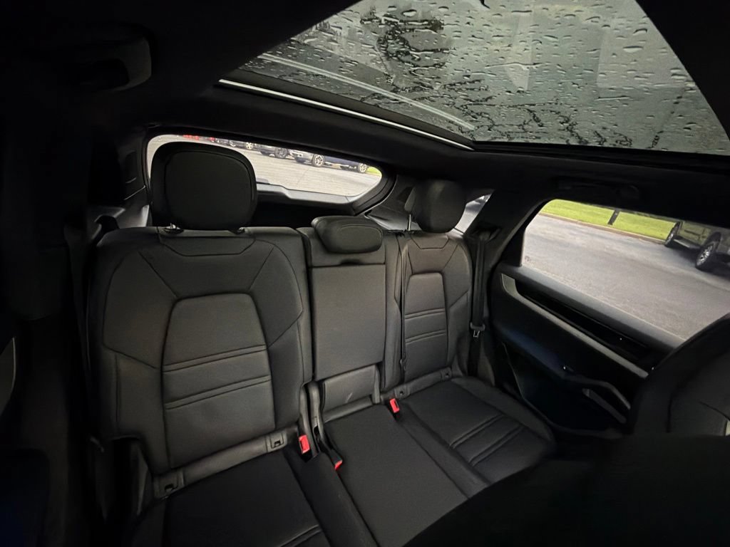 Used 2025 Porsche Cayenne AWD/4WD image 23