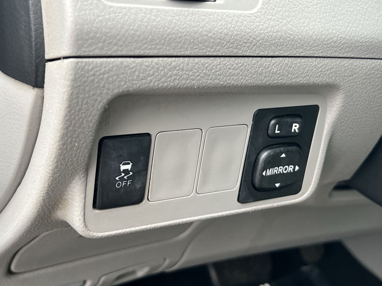 Used 2013 Toyota Corolla LE FWD image 28