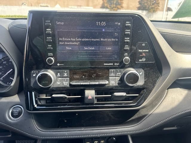 Used 2020 Toyota Highlander XLE FWD image 7