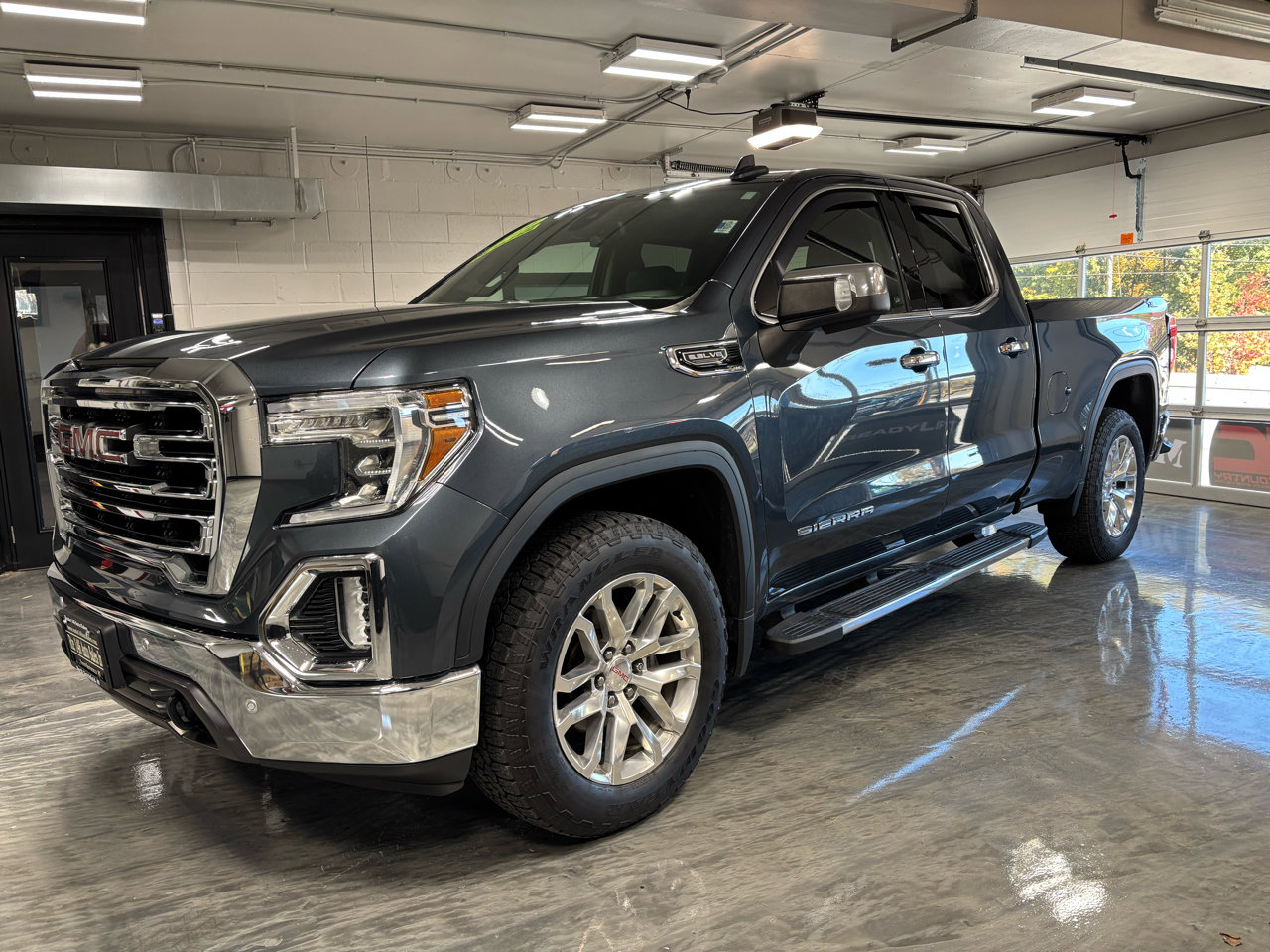 Used 2019 GMC Sierra 1500 SLT w/ SLT Premium Package image 5
