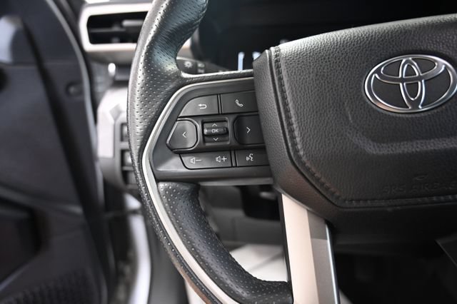 Used 2025 Toyota 4Runner SR5 AWD/4WD image 24
