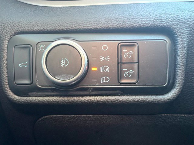 Used 2024 Ford Explorer XLT w/ Equipment Group 202A AWD/4WD image 11