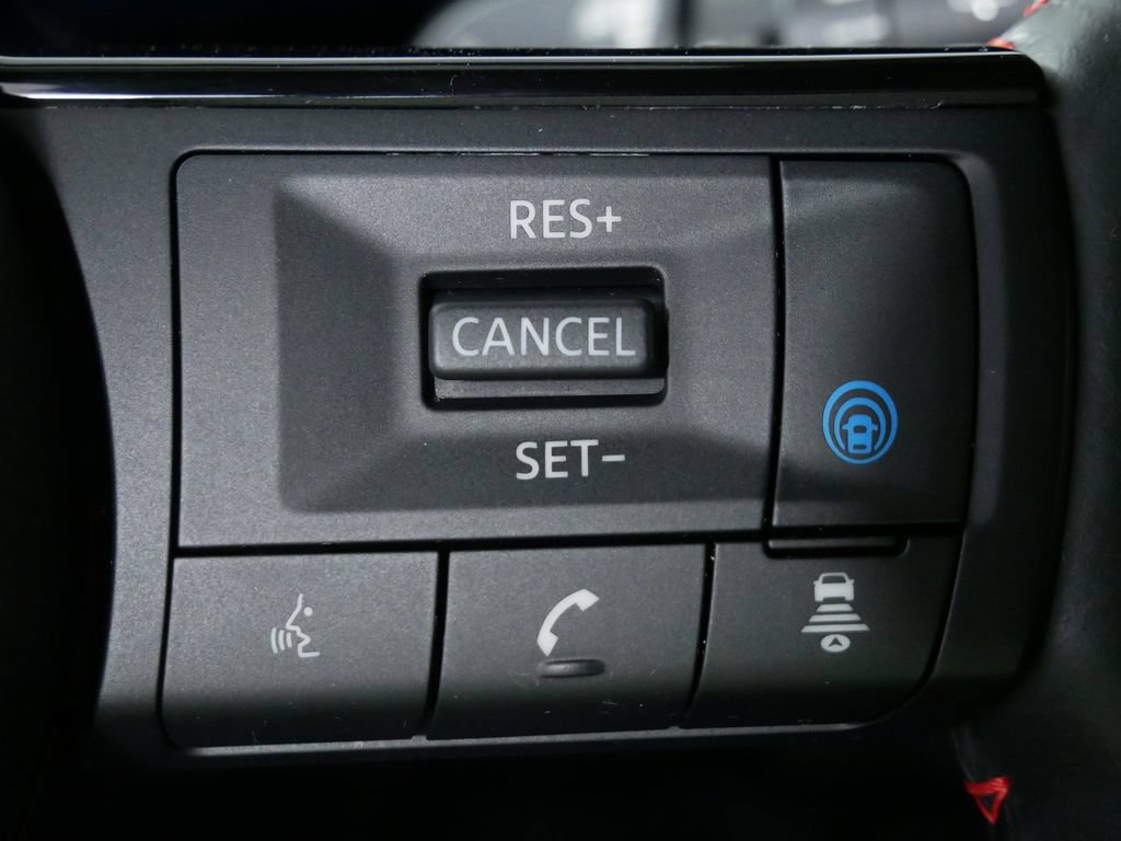 Used 2025 Nissan Kicks SR w/ SR Premium Package AWD/4WD image 26
