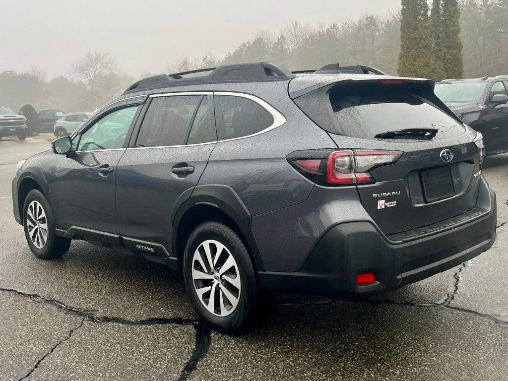 Used 2025 Subaru Outback Premium image 3