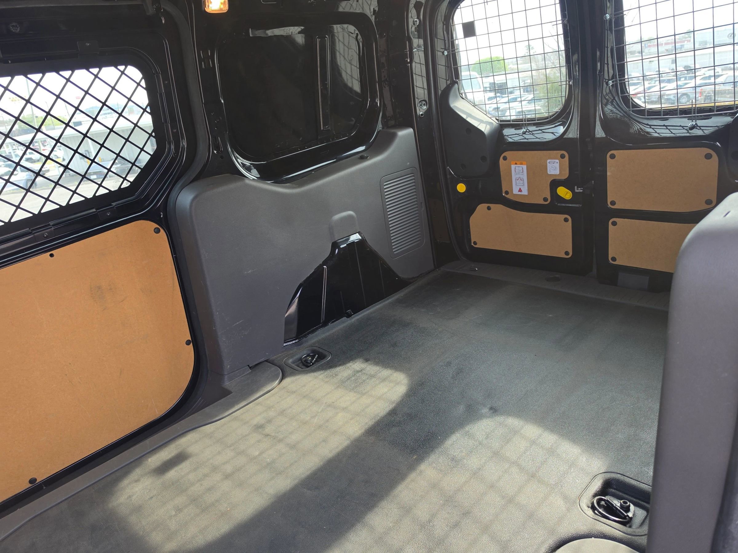 Used 2021 Ford Transit Connect XLT image 13