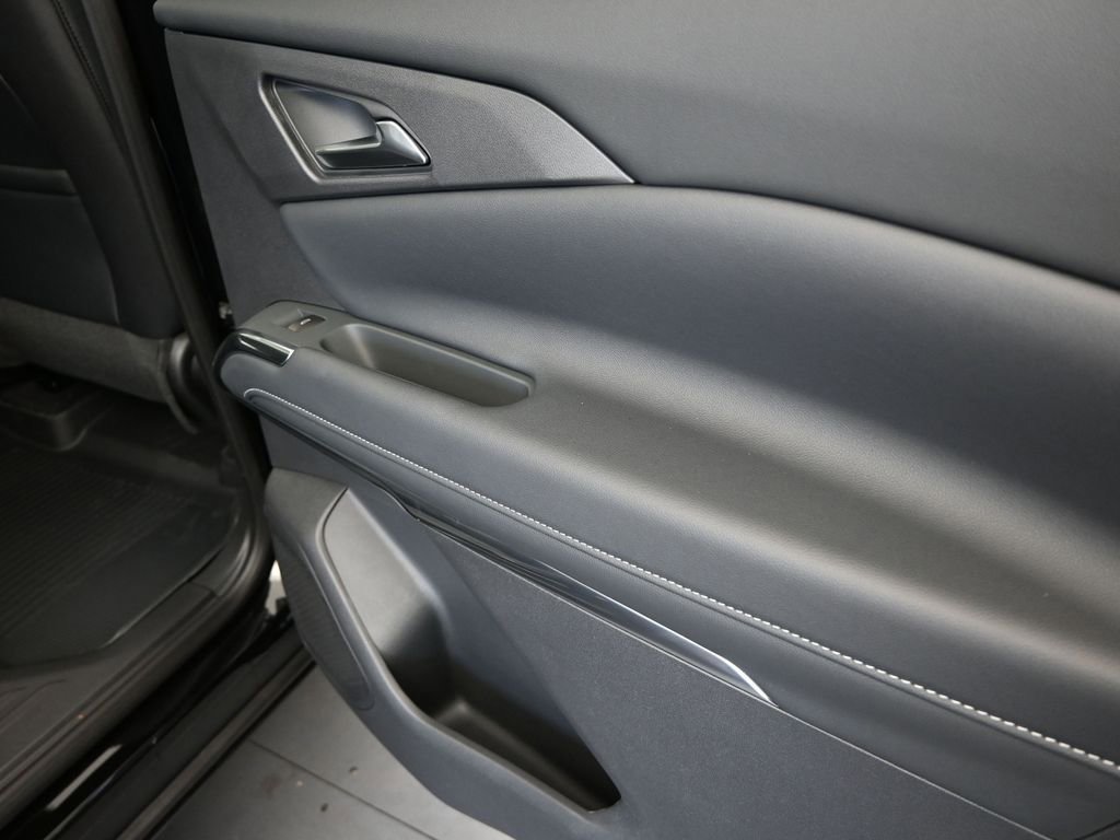 New 2026 Chevrolet Traverse LT w/ Sun and Wheel Package FWD image 21