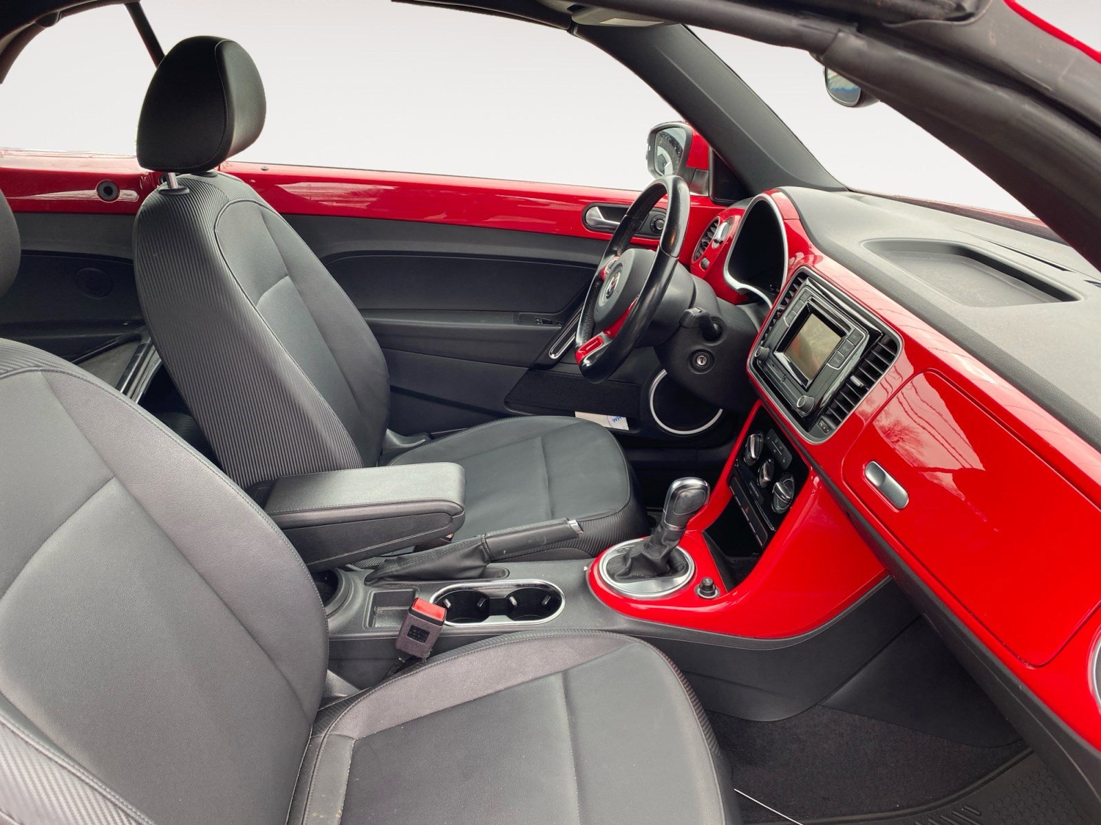 Used 2019 Volkswagen Beetle 2.0T S FWD image 20