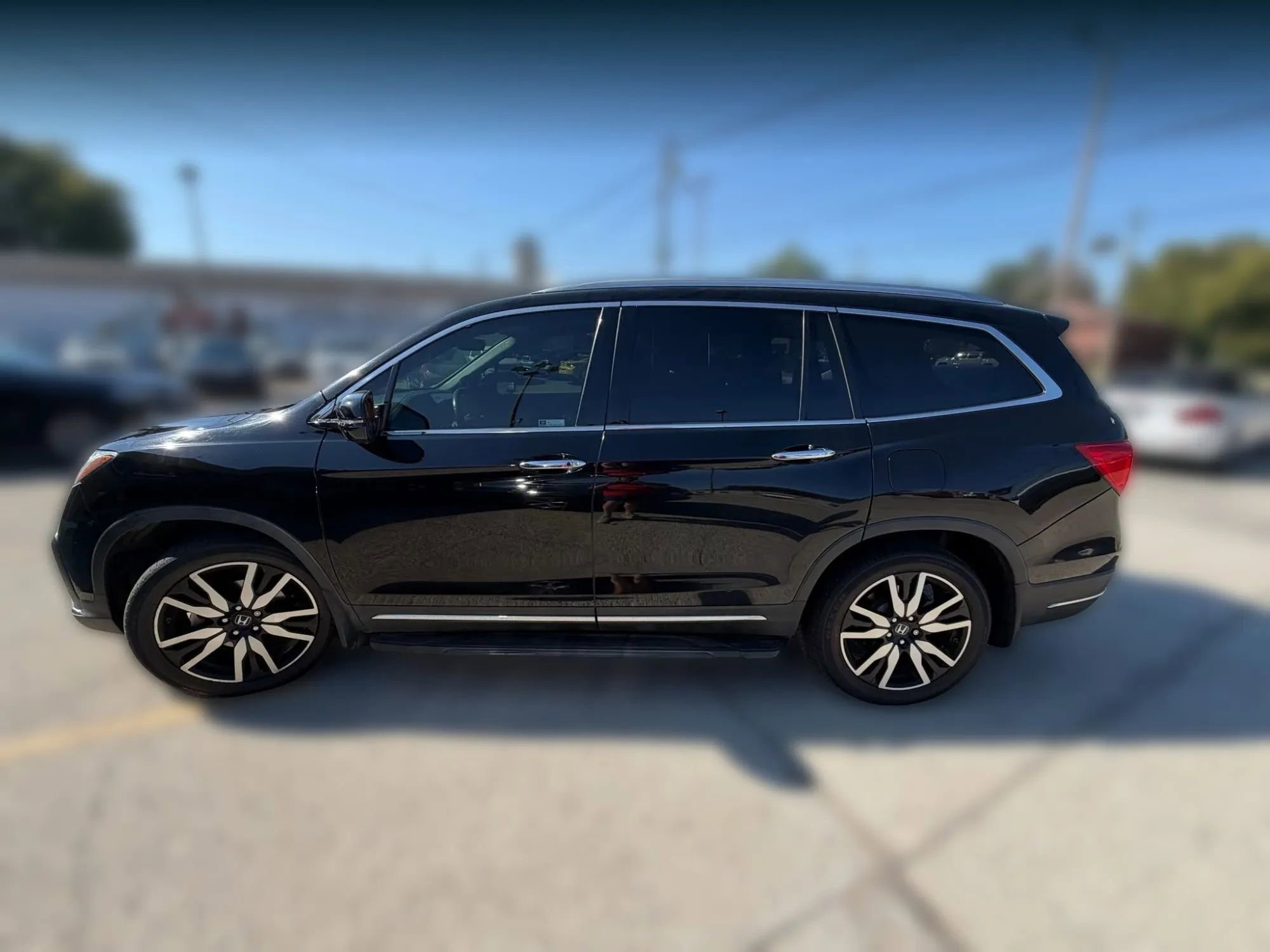 Used 2019 Honda Pilot Touring image 4