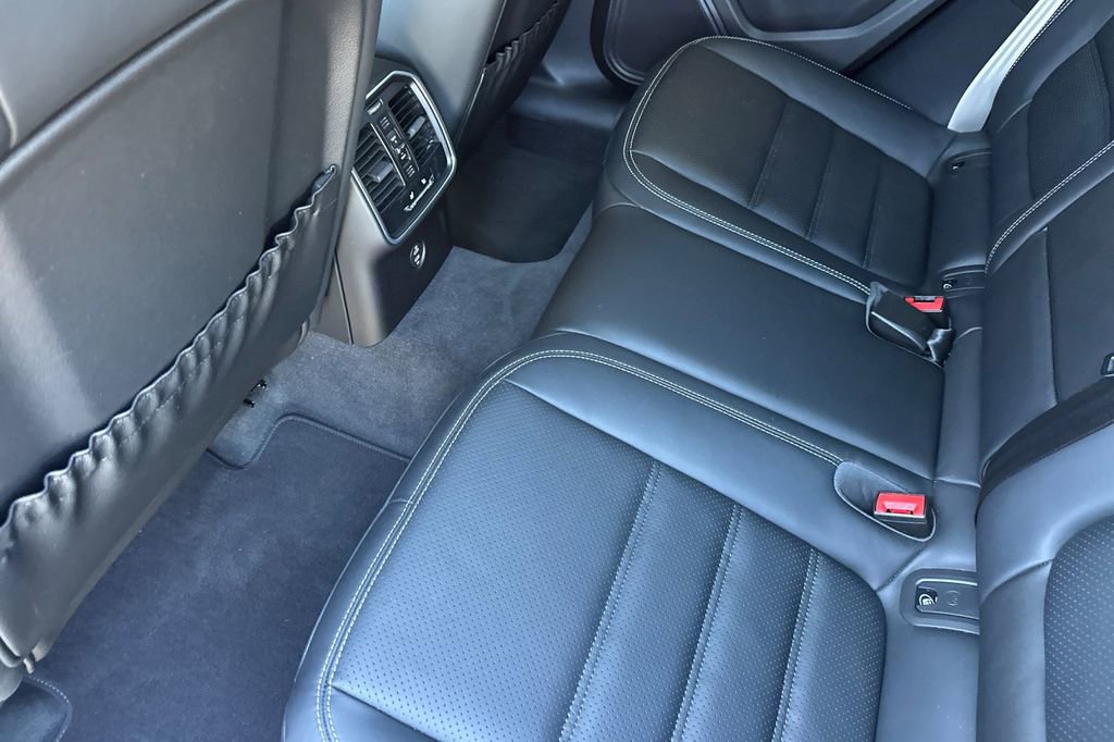 Used 2024 Porsche Macan GTS image 11