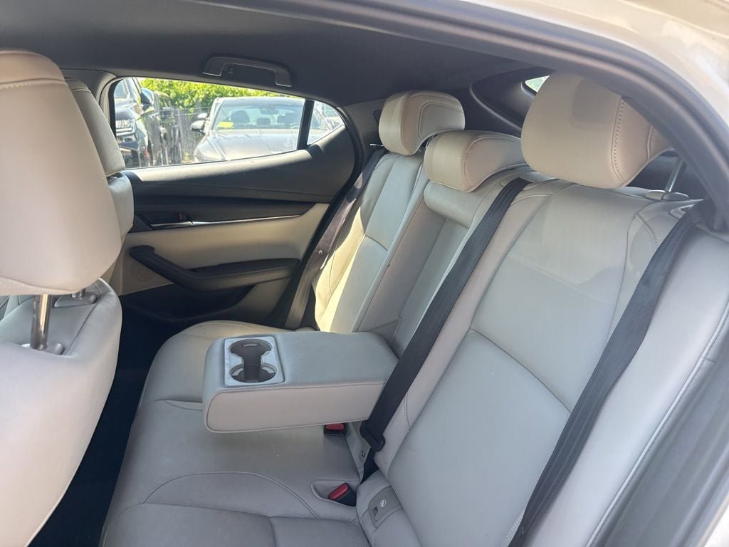Used 2019 MAZDA MAZDA3 AWD Hatchback w/ Preferred Pkg image 16