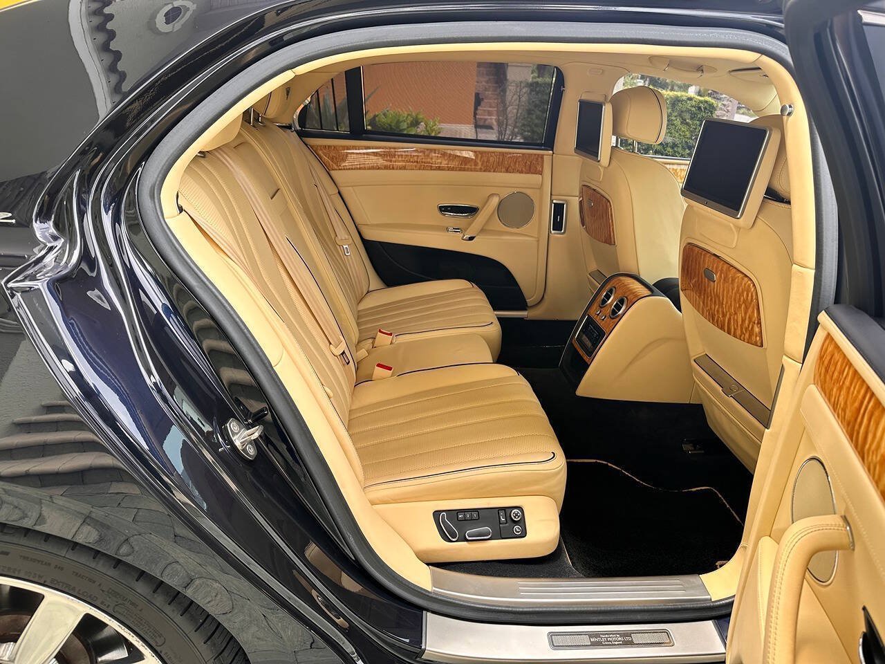Used 2014 Bentley Flying Spur W12 AWD/4WD image 24