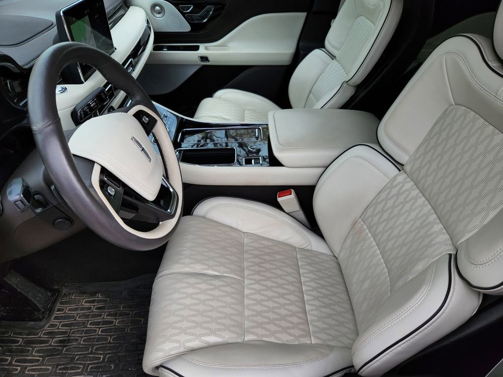 Used 2023 Lincoln Aviator Black Label w/ Dynamic Handling Package image 12