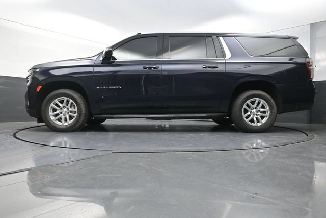 Used 2022 Chevrolet Suburban LT AWD/4WD image 35
